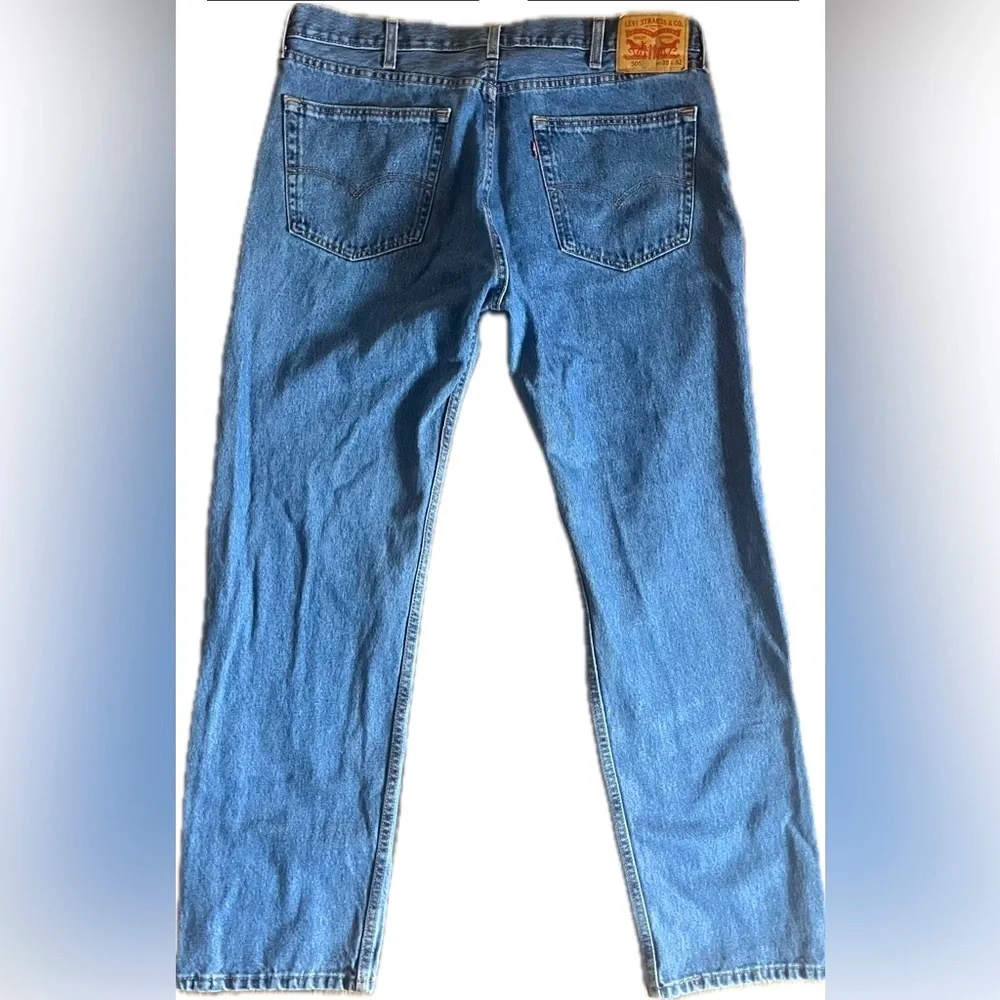Levi's 505 Straight-Leg Blue Jeans. Excellent condition. Men’s size 38x32